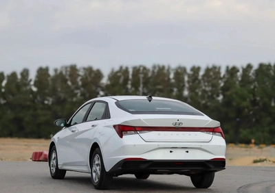 Hyundai Elantra SMART Hyundai Elantra | 1.6 L | 2022 | GCC | Accident-Free | In Excellent Condition-2
