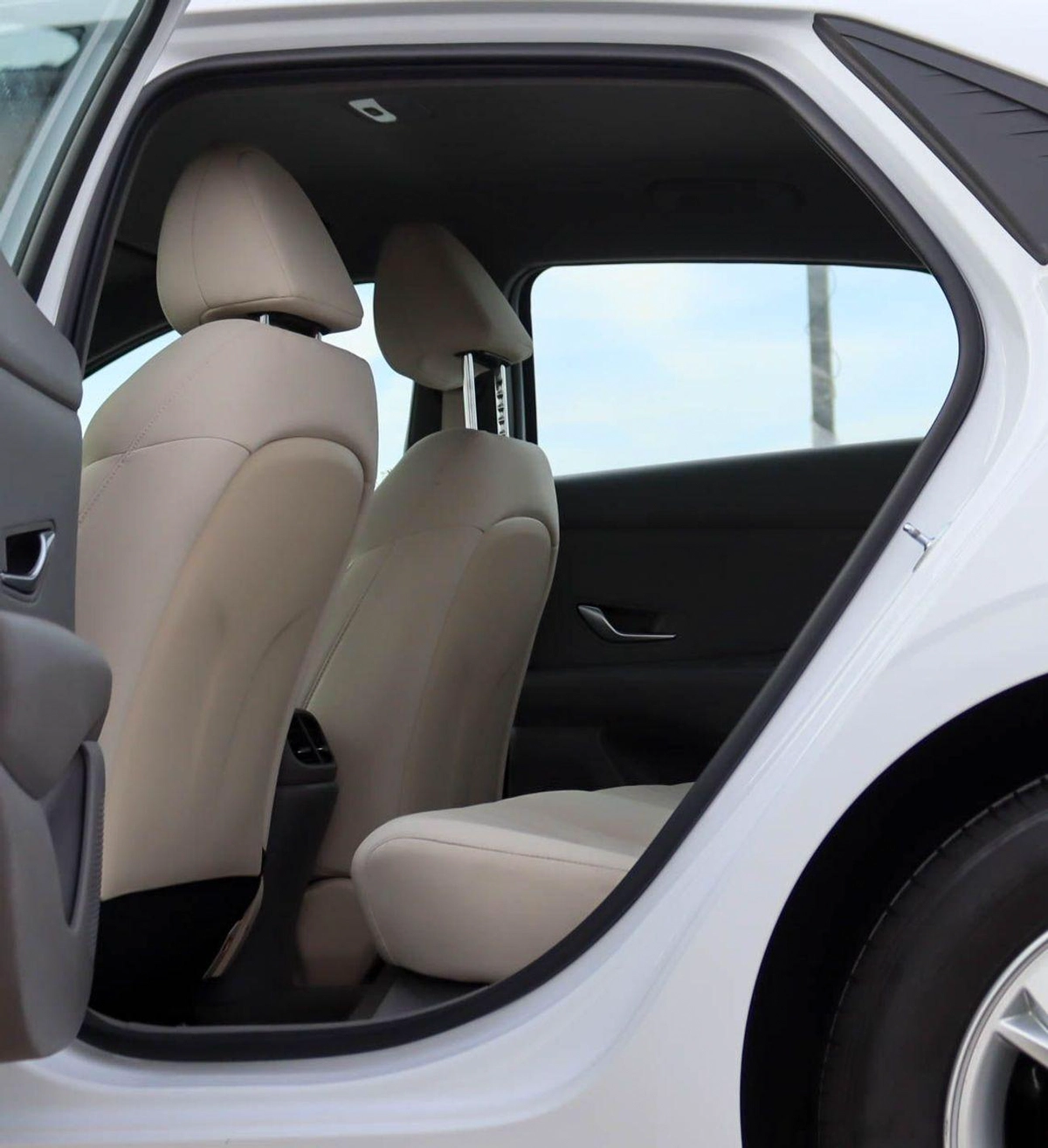 Hyundai Elantra SMART Hyundai Elantra | 1.6 L | 2022 | GCC | Accident-Free | In Excellent Condition-5-5