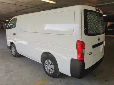 Nissan Urvan NV350 3 Seater Manual 2021 | GCC Specs | Well Maintained-6