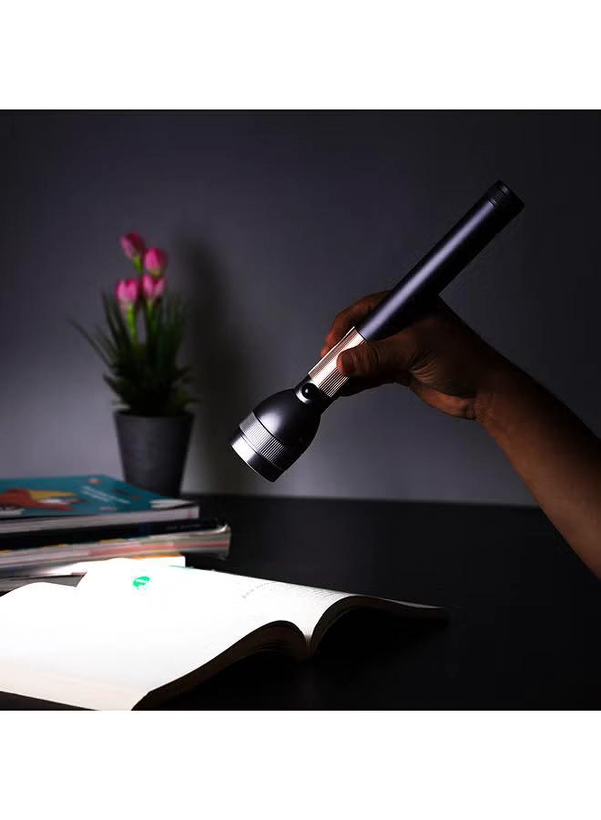 Olsenmark 3-in-1 Rechargeable LED Flashlight, High Lumens, OMFL2801-6-6