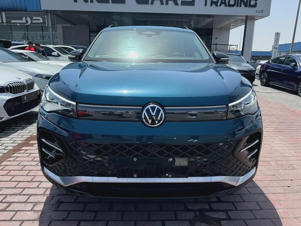 2025 Volkswagen Tiguan R-Line Black Edition - GCC Specs - Brand New!