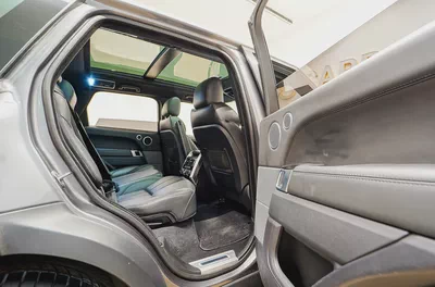 AED 1615 PM | RANGE ROVER SPORT HSE 2017 | FACE LIFTED TO 2018 | WELL MAINTAINED | 1 YEAR WARRANTY-17