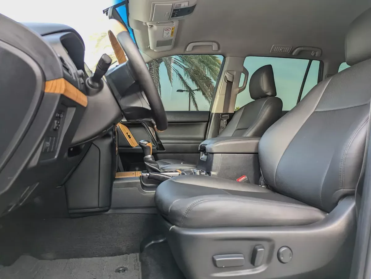 TOYOTA PRADO 2020 MODIFIED ADVENTURE GCC V6 4.0L ACCIDENT FREE IN EXCELLENT CONDITION-8-8