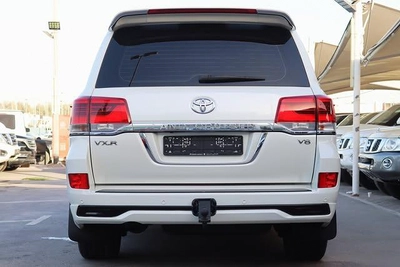 Toyota Land Cruiser 2016 VXR Full Option-2