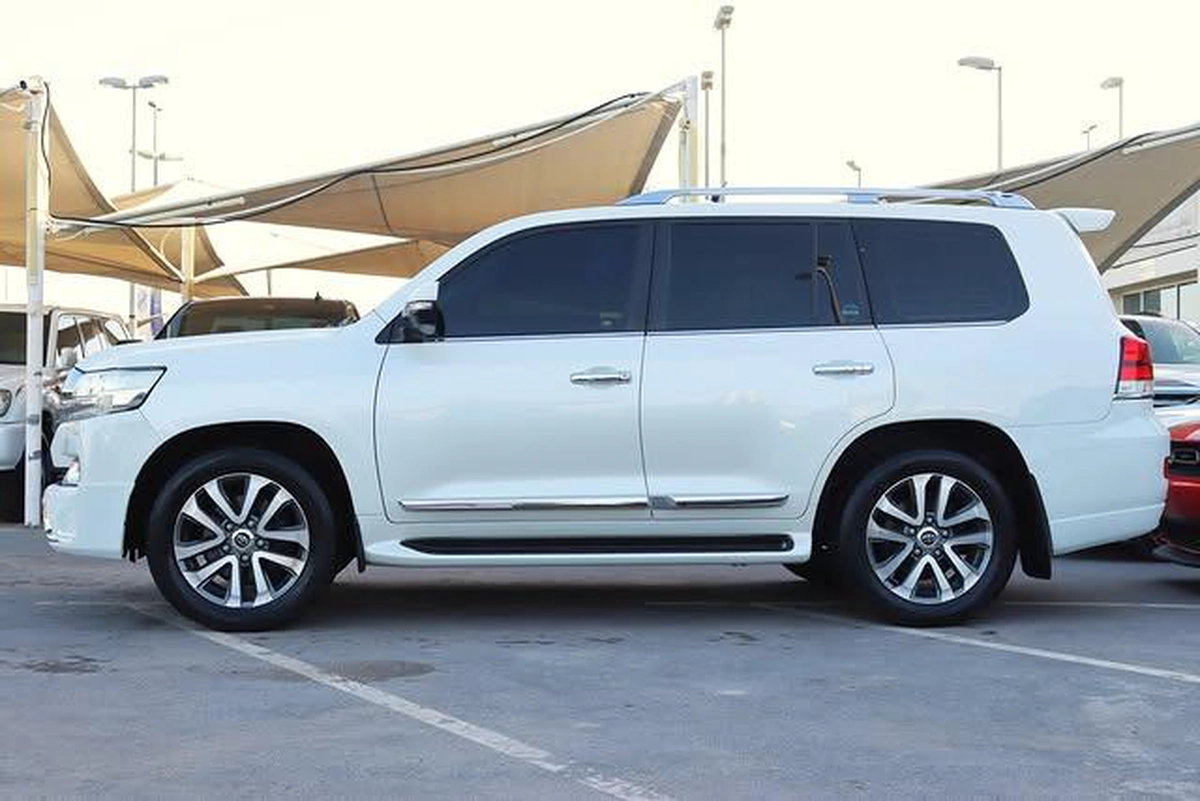 Toyota Land Cruiser 2016 VXR Full Option-4-4