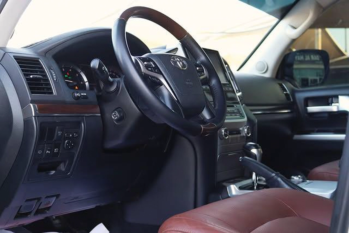 Toyota Land Cruiser 2016 VXR Full Option-7-7