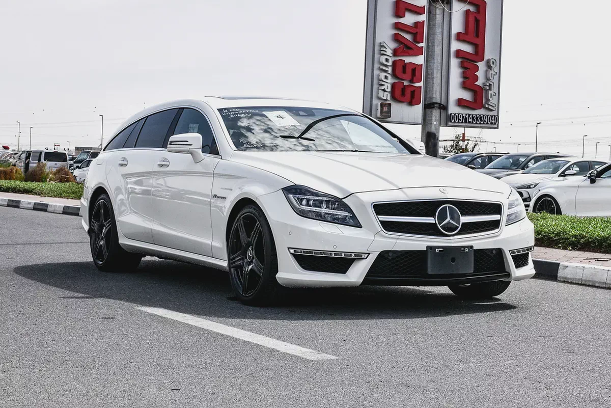 2013 - BENZ CLS63 AMG SHOOTING BRAKE - BRAND NEW CONDITION - ONLY 82,000 KM