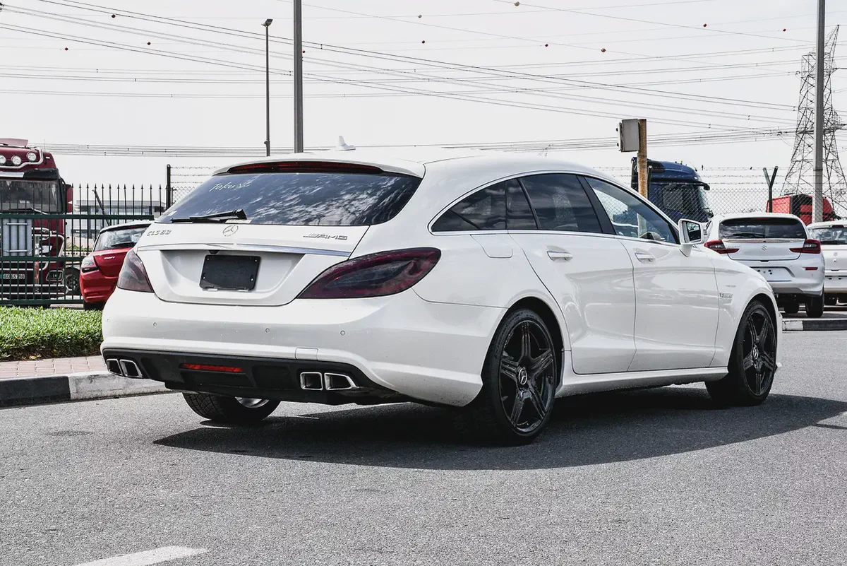 2013 - BENZ CLS63 AMG SHOOTING BRAKE - BRAND NEW CONDITION - ONLY 82,000 KM-5-5