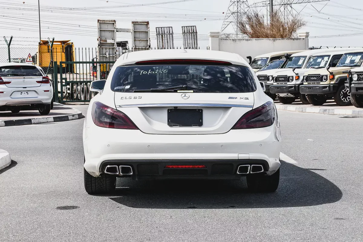 2013 - BENZ CLS63 AMG SHOOTING BRAKE - BRAND NEW CONDITION - ONLY 82,000 KM-7-7