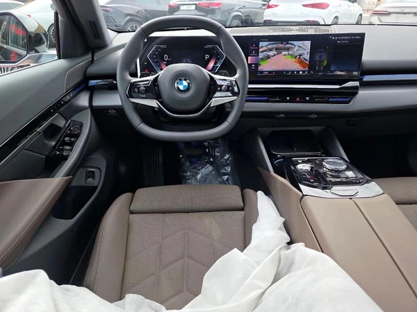 BMW 530i Under Warranty and Service 2026 GCC - AED 240,000