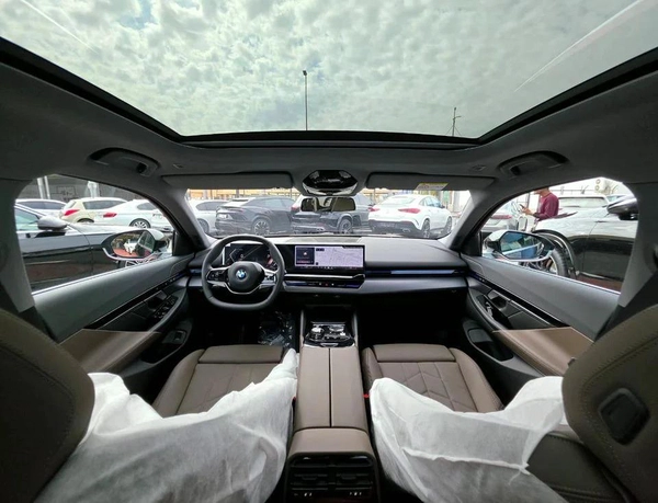 BMW 530i Under Warranty and Service 2026 GCC - AED 240,000
