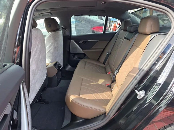 BMW 530i Under Warranty and Service 2026 GCC - AED 240,000