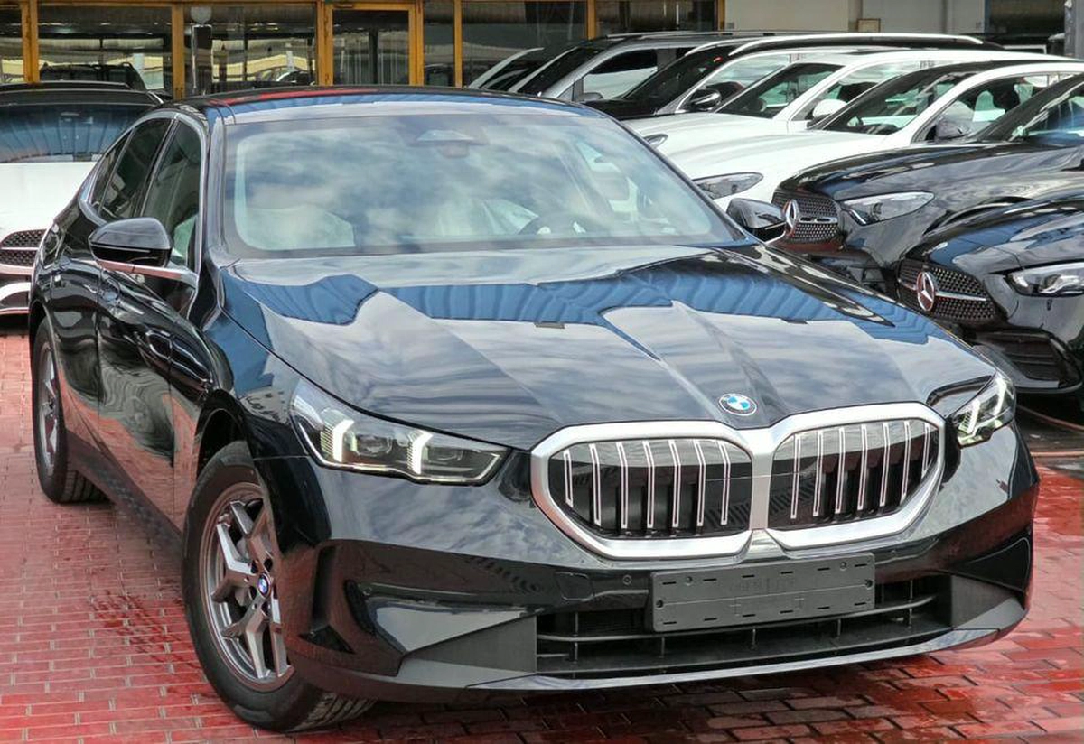 BMW 530i Under Warranty and Service 2026 GCC - AED 240,000-5-5