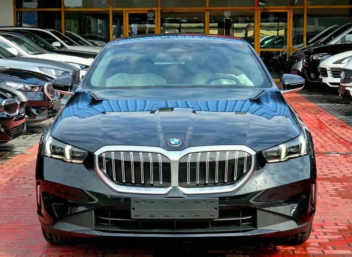 BMW 530i Under Warranty and Service 2026 GCC - AED 240,000-13-13