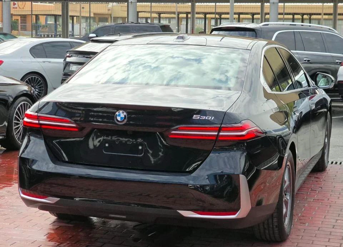 BMW 530i Under Warranty and Service 2026 GCC - AED 240,000-11-11