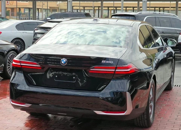 BMW 530i Under Warranty and Service 2026 GCC - AED 240,000