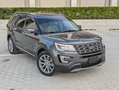 Ford Explorer Limited 2016 - GCC Specs 4WD FULL Option With Panoramic Roof Low KM Premium SUV-4