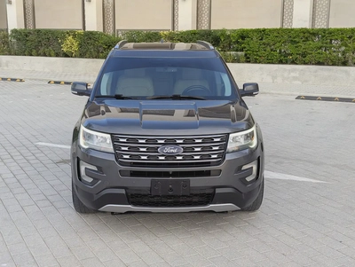 Ford Explorer Limited 2016 - GCC Specs 4WD FULL Option With Panoramic Roof Low KM Premium SUV-5
