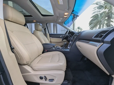 Ford Explorer Limited 2016 - GCC Specs 4WD FULL Option With Panoramic Roof Low KM Premium SUV-7