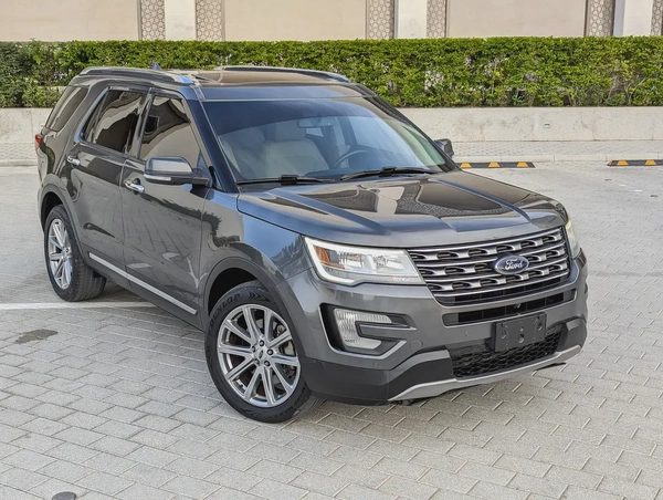 Ford Explorer Limited 2016 - GCC Specs 4WD FULL Option With Panoramic Roof Low KM Premium SUV