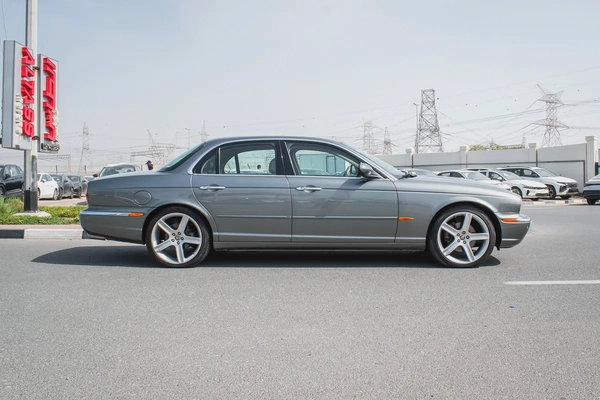 2006 - JAGUAR XJ8 - GOOD CONDITION - ONLY 43,000 KM