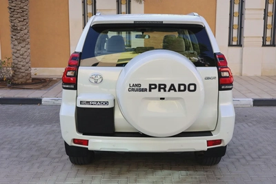 TOYOTA PRADO GXR - GCC SPECS - ORIGINAL PAINT - UNDER WARRANTY - FULL SERVICE HISTORY --7