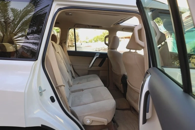 TOYOTA PRADO GXR - GCC SPECS - ORIGINAL PAINT - UNDER WARRANTY - FULL SERVICE HISTORY --18