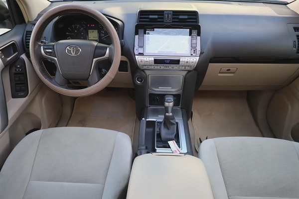 TOYOTA PRADO GXR - GCC SPECS - ORIGINAL PAINT - UNDER WARRANTY - FULL SERVICE HISTORY -