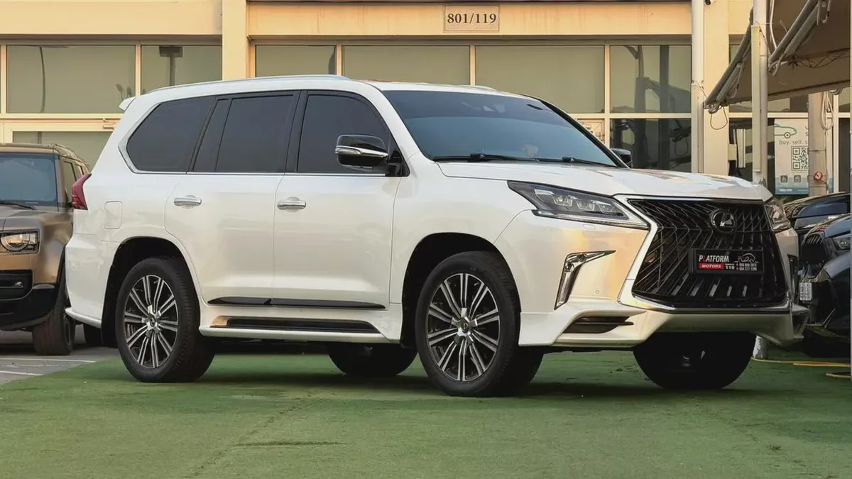 LEXUS LX570 signature 2019 | Gcc specs | Original paint-2-2