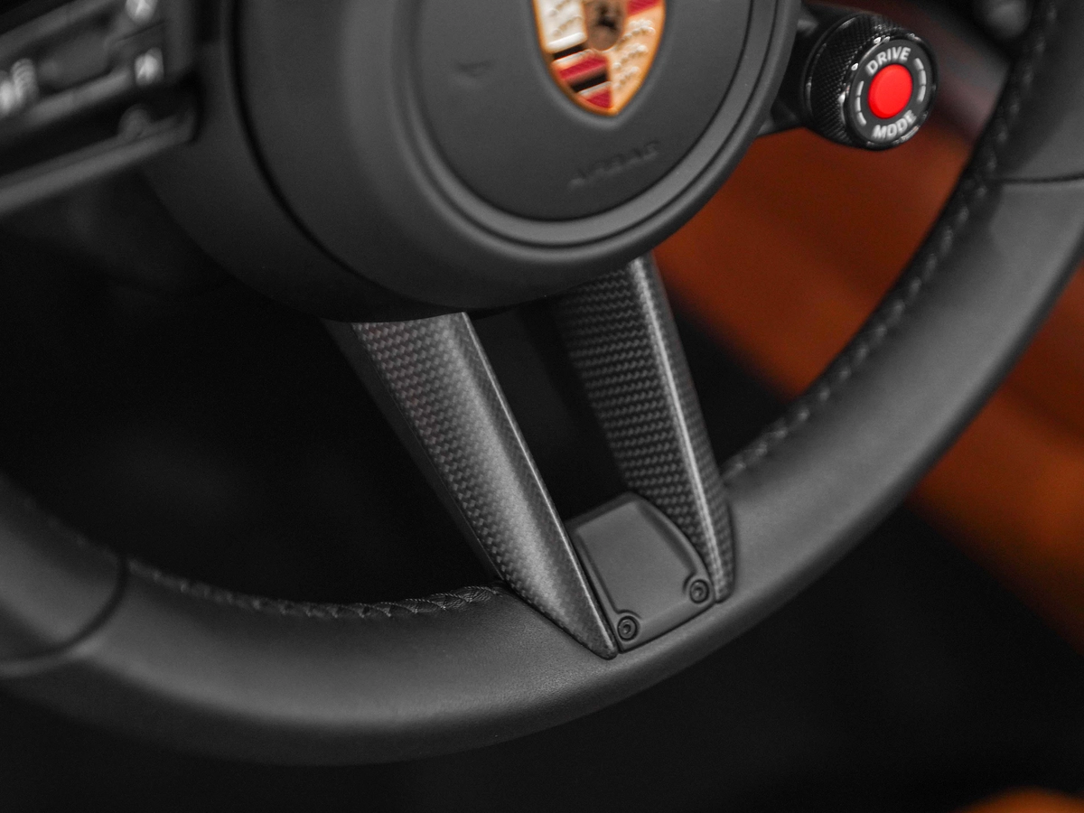 CERAMIC BRAKES-TARGA 4 GTS-BRAND NEW-LIFTING-TINTED HD MATRIX-PORSCHE WARRANTY-COGNAC INTERIOR-9-9