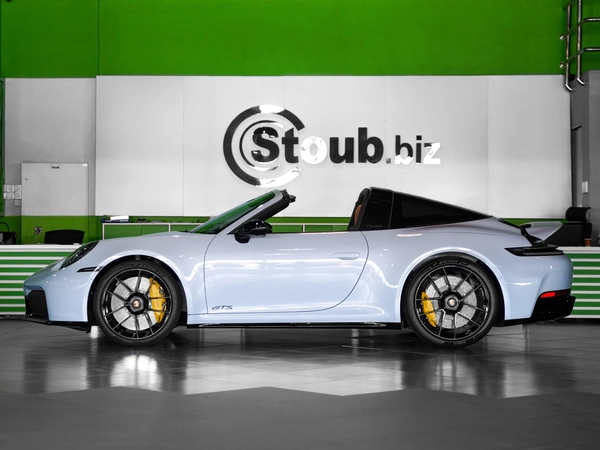 CERAMIC BRAKES-TARGA 4 GTS-BRAND NEW-LIFTING-TINTED HD MATRIX-PORSCHE WARRANTY-COGNAC INTERIOR
