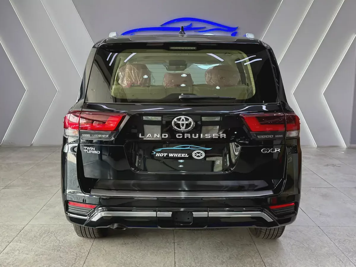 2026 - Toyota Land Cruiser GXR - BRAND NEW! - GCC for 350,000.00 AED-3-3