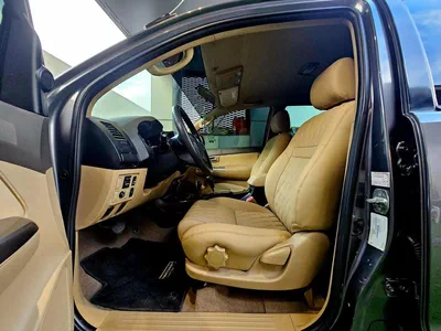 Toyota Fortuner EXR/ V4 2.7L 4WD/ LEATHER DVD/ LOW MILEAGE-10