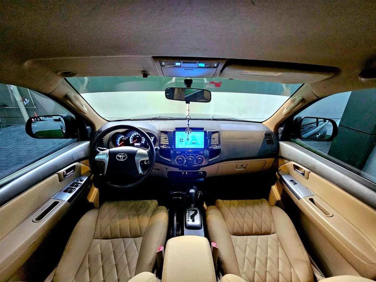 Toyota Fortuner EXR/ V4 2.7L 4WD/ LEATHER DVD/ LOW MILEAGE-13-0