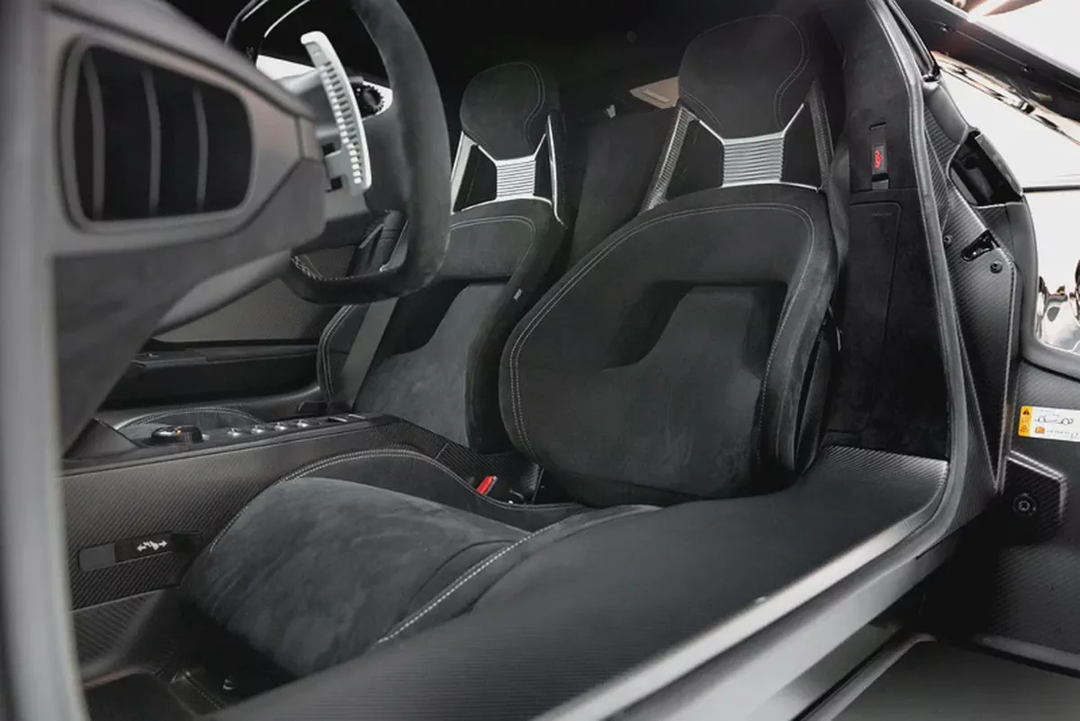 2021 FORD GT | CARBON SERIES | AKRAPOVIC EXHAUST-10-10
