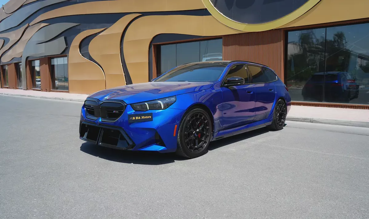 2025 BMW M5 Touring 4.4L | 717 hp | Perfect Condition-2-2