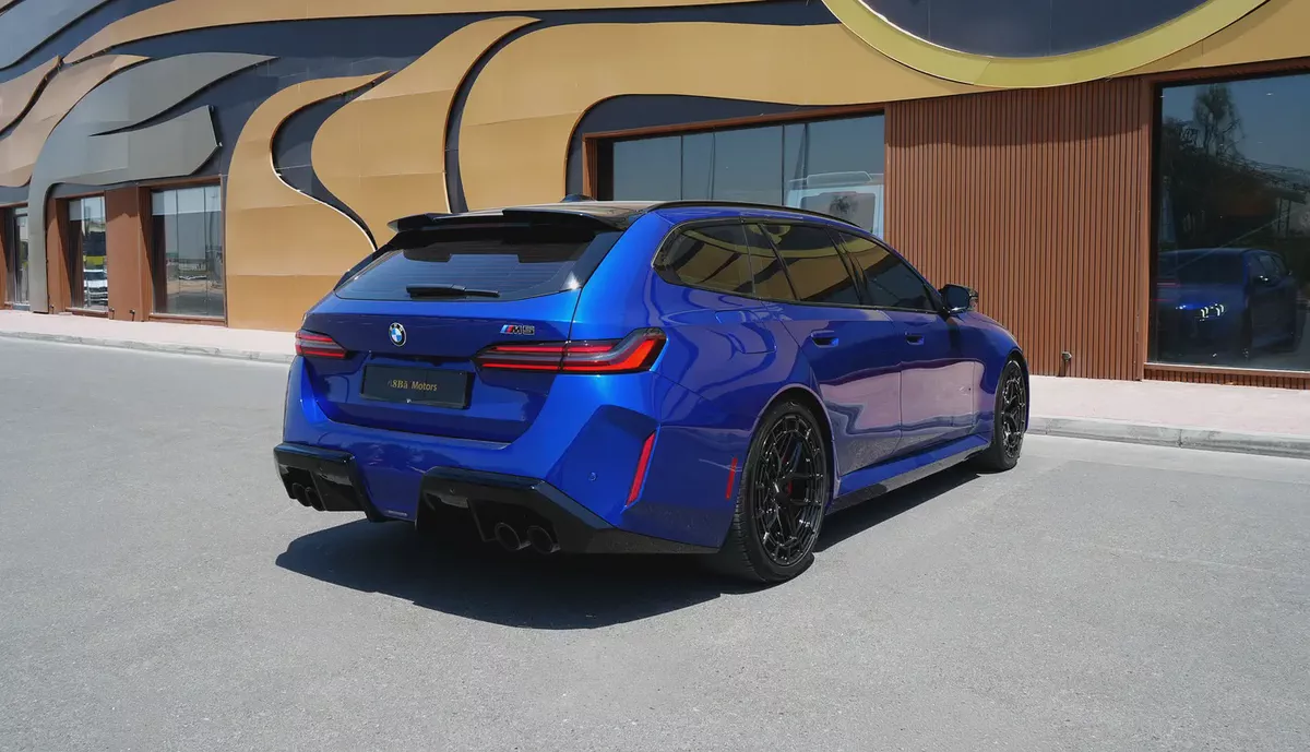 2025 BMW M5 Touring 4.4L | 717 hp | Perfect Condition-4-4
