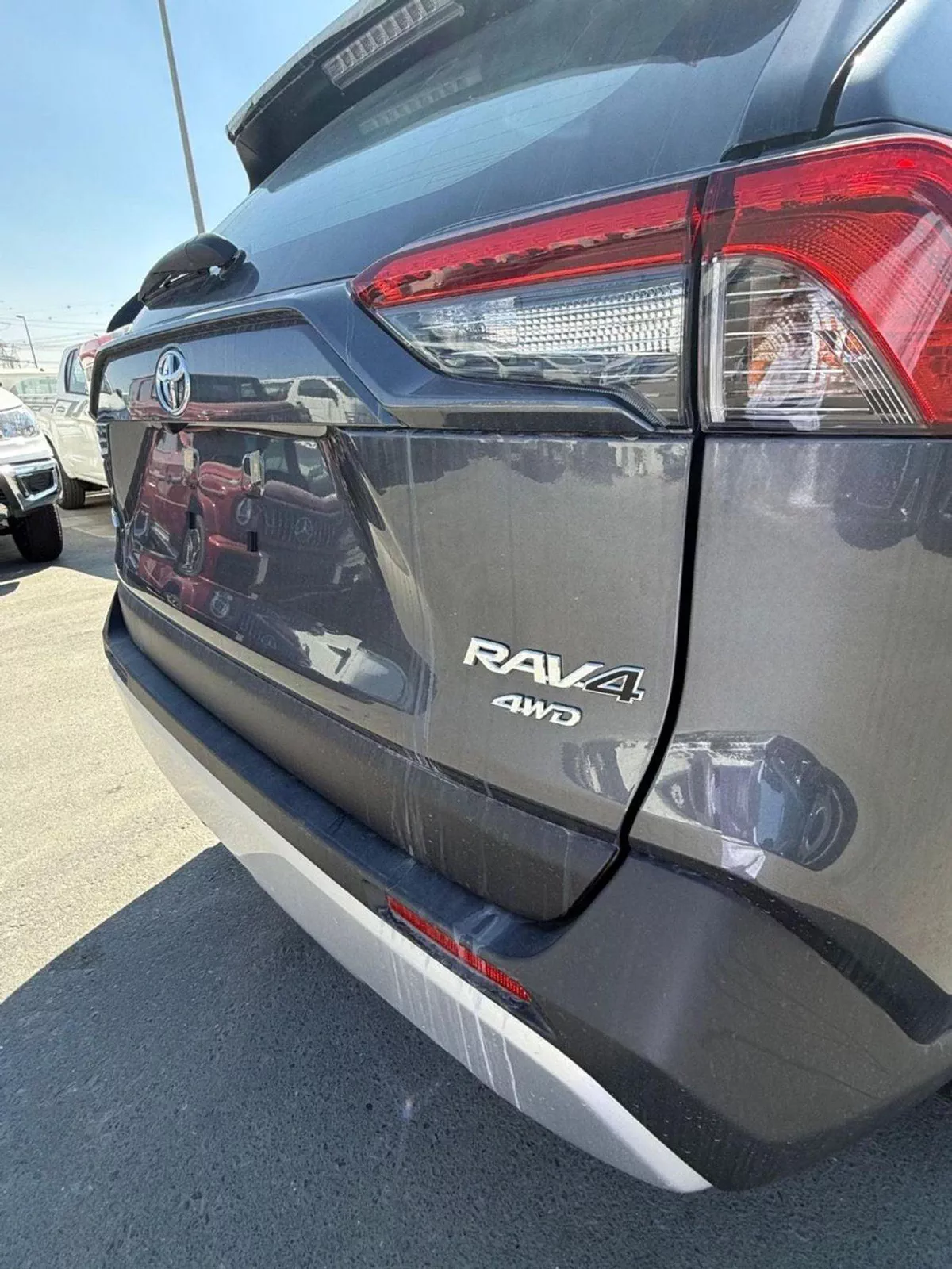 Toyota RAV4 ADVENTURE-2-0