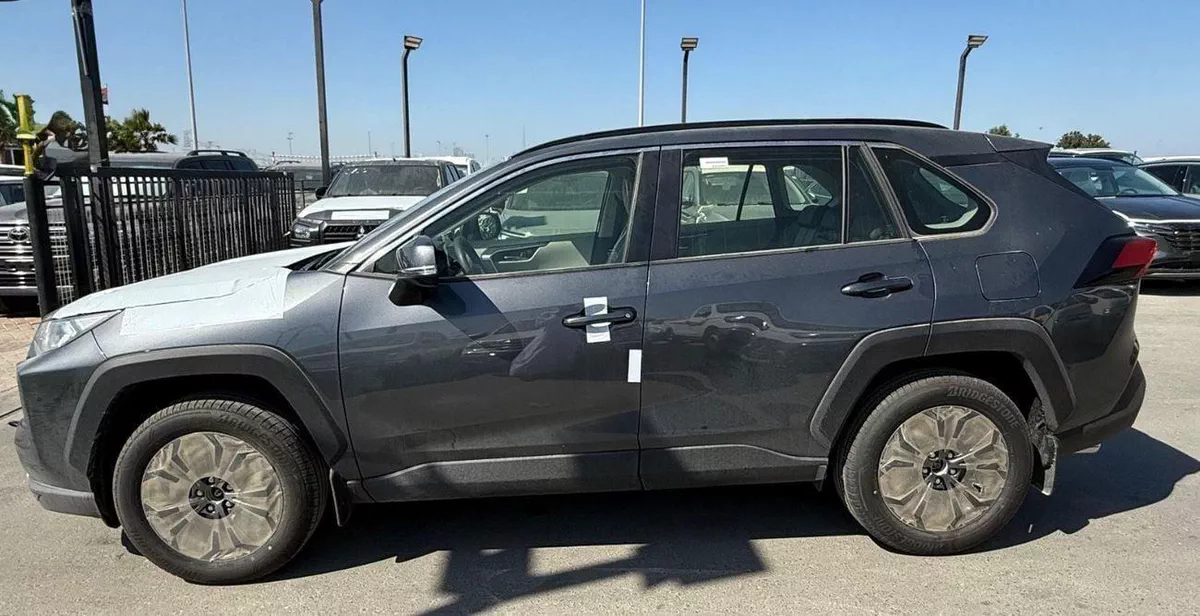 Toyota RAV4 ADVENTURE-8-0