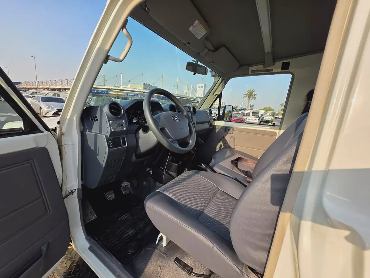 Toyota Land Cruiser 78 Series 2019 GCC Specs Deisel-13-13