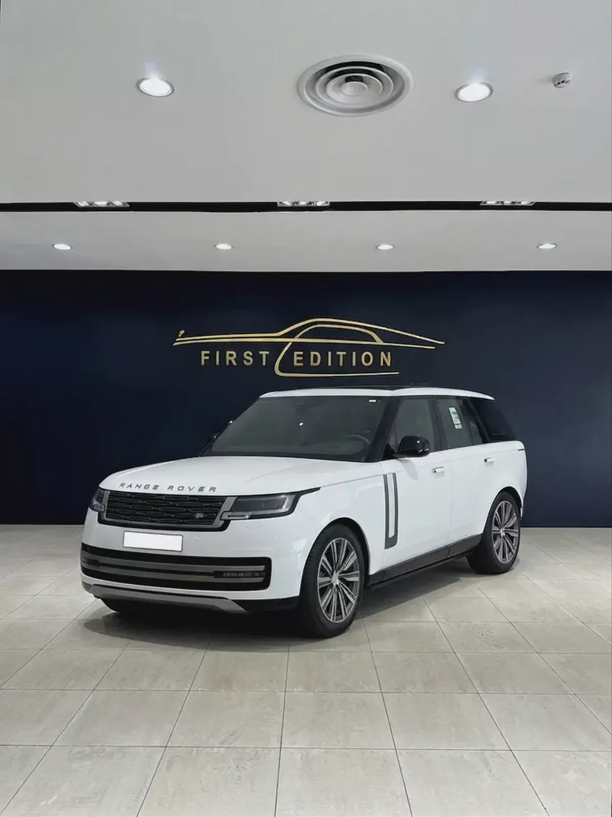 Land Rover Range Rover Vogue SE 2026 - Brand New - GCC Specs- warranty and service contract