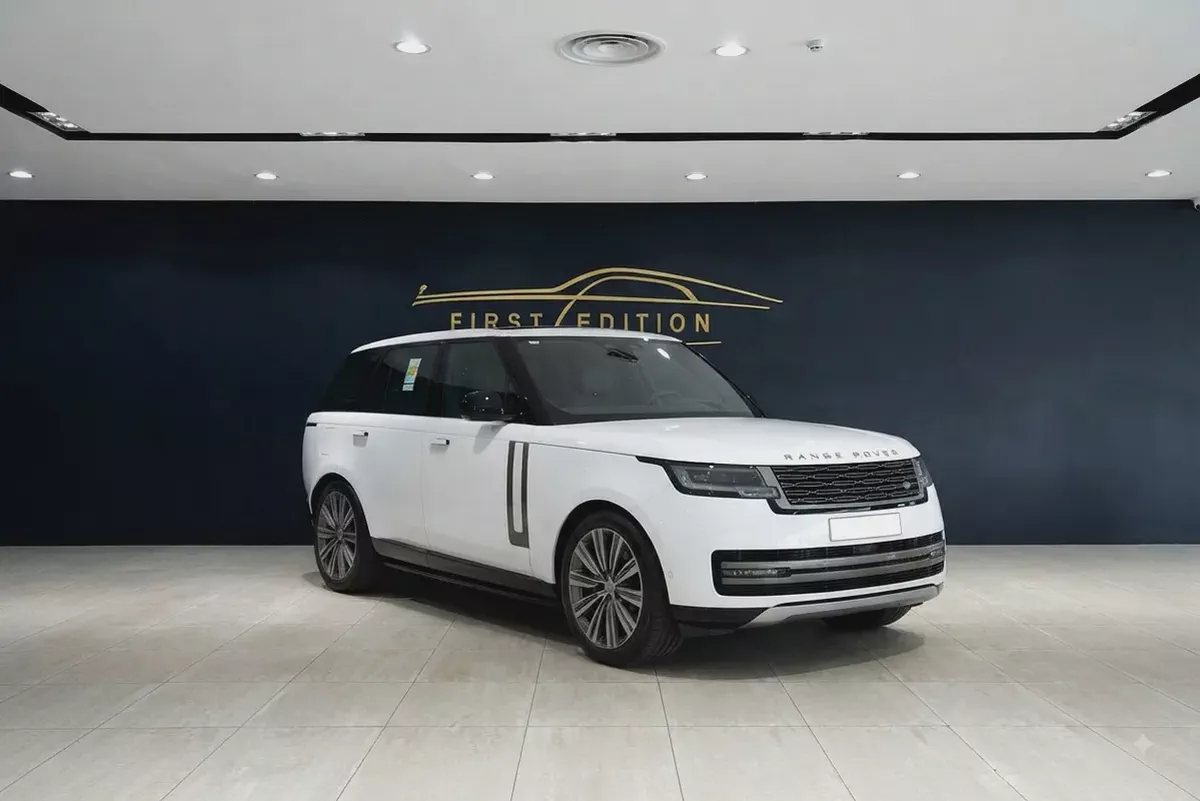 Land Rover Range Rover Vogue SE 2026 - Brand New - GCC Specs- warranty and service contract-1-1