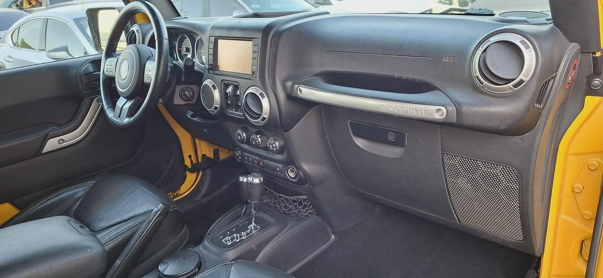 Jeep Wrangler Sahara 2015 GCC Specs - Excellent Condition-12-12