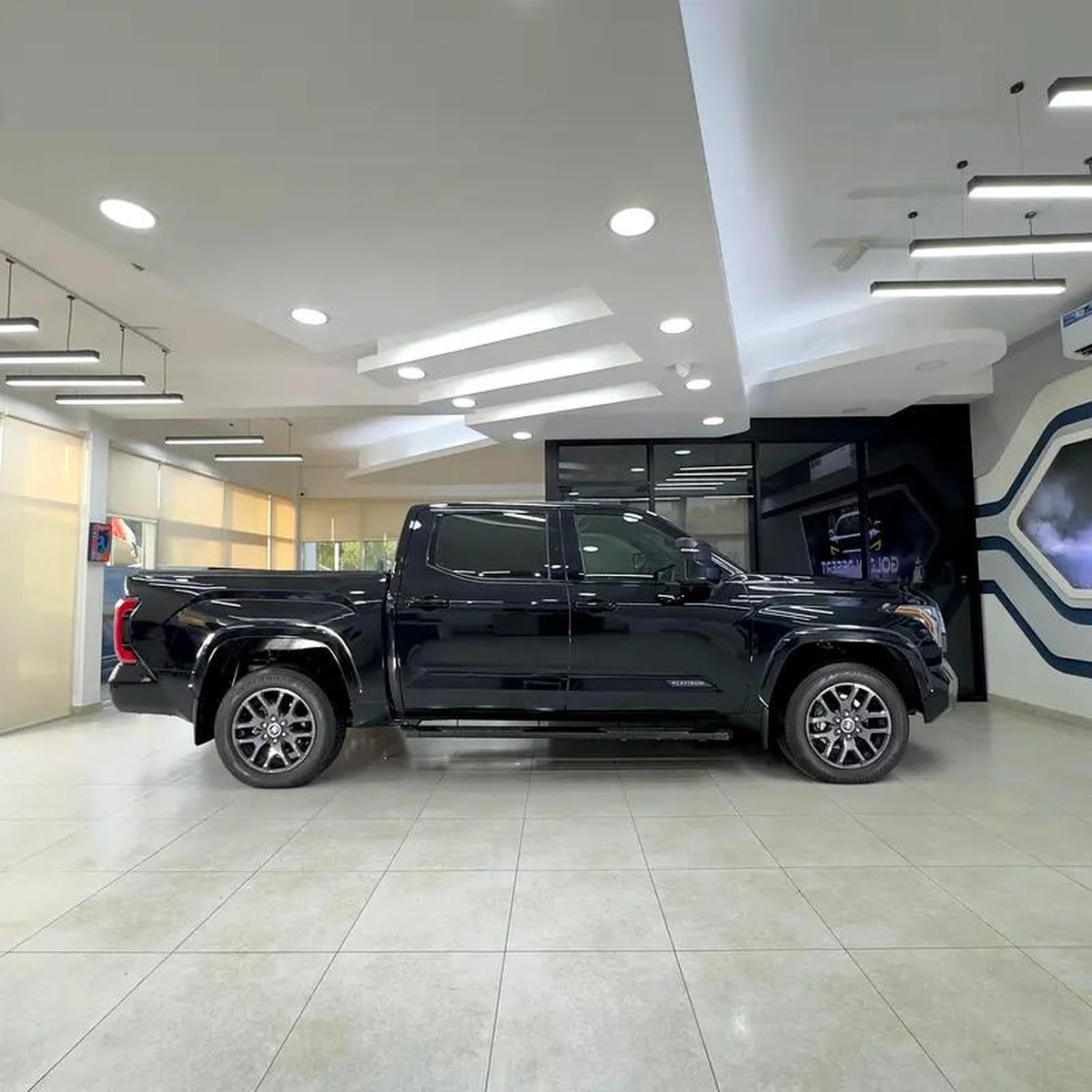 2023 Toyota Tundra Platinum-2-2