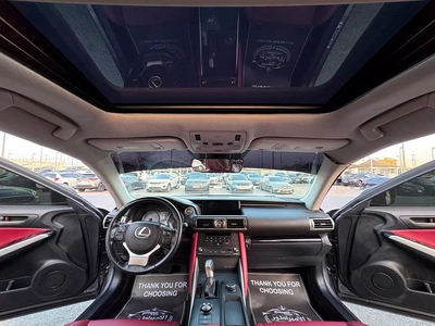 لكزس IS300 V4 2.0L موديل 2019 وارد فل اوبشن بحاله ممتازه-12