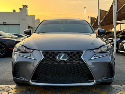 لكزس IS300 V4 2.0L موديل 2019 وارد فل اوبشن بحاله ممتازه-8