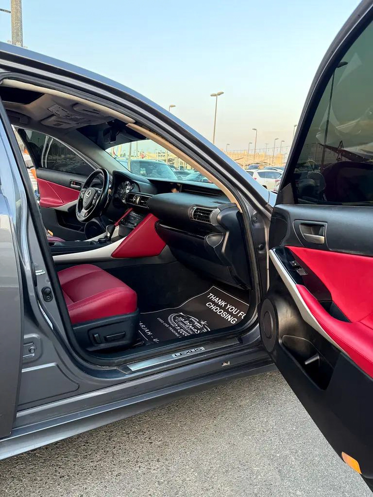 لكزس IS300 V4 2.0L موديل 2019 وارد فل اوبشن بحاله ممتازه-10-10