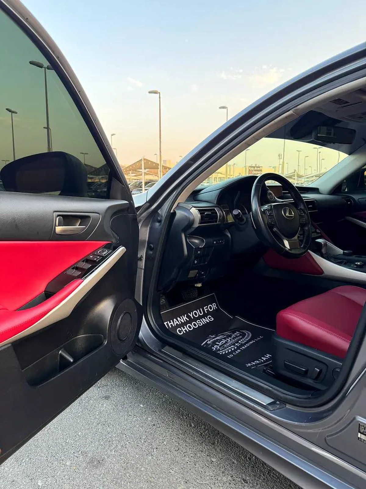 لكزس IS300 V4 2.0L موديل 2019 وارد فل اوبشن بحاله ممتازه-5-5