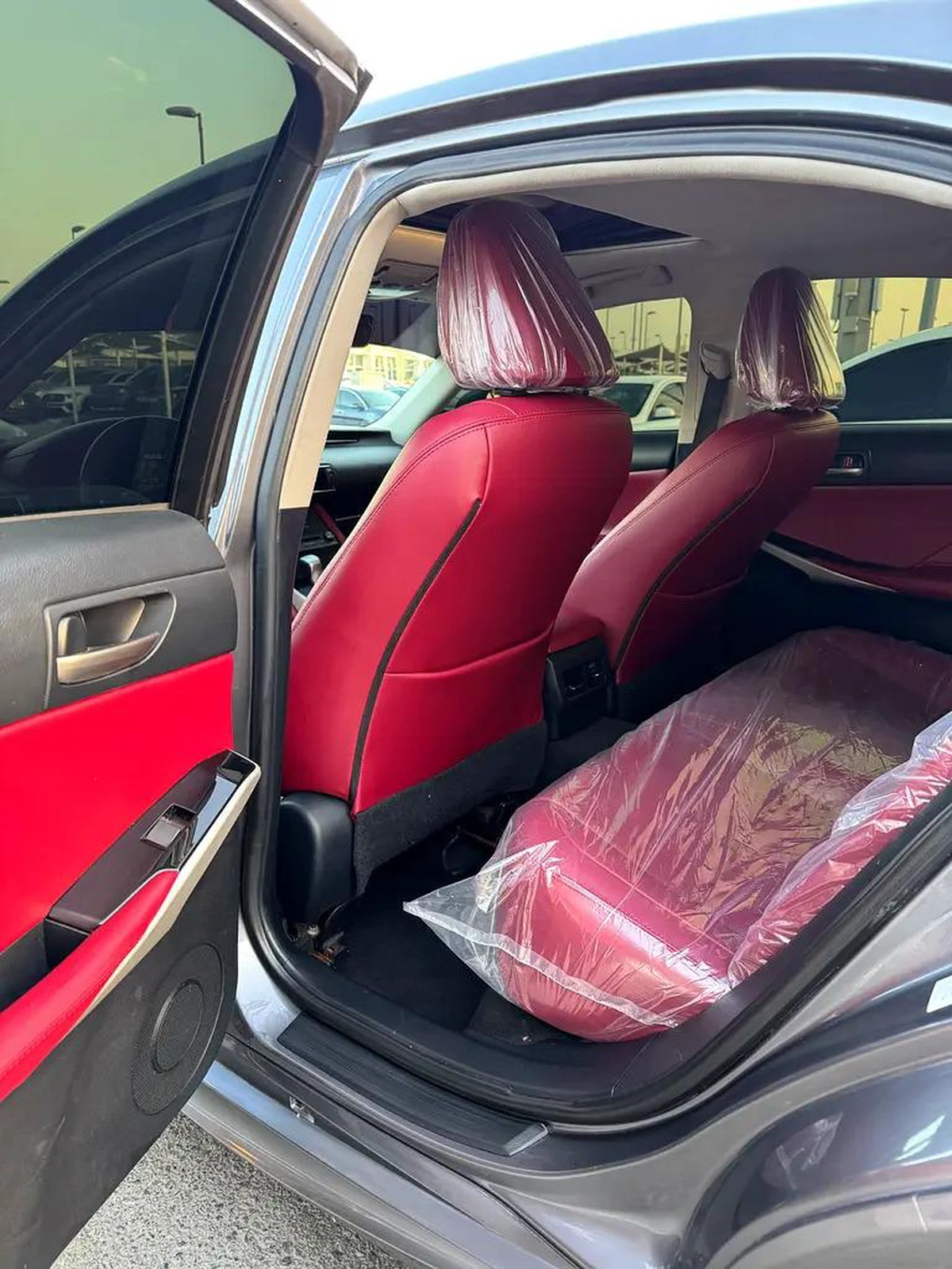 لكزس IS300 V4 2.0L موديل 2019 وارد فل اوبشن بحاله ممتازه-14-14