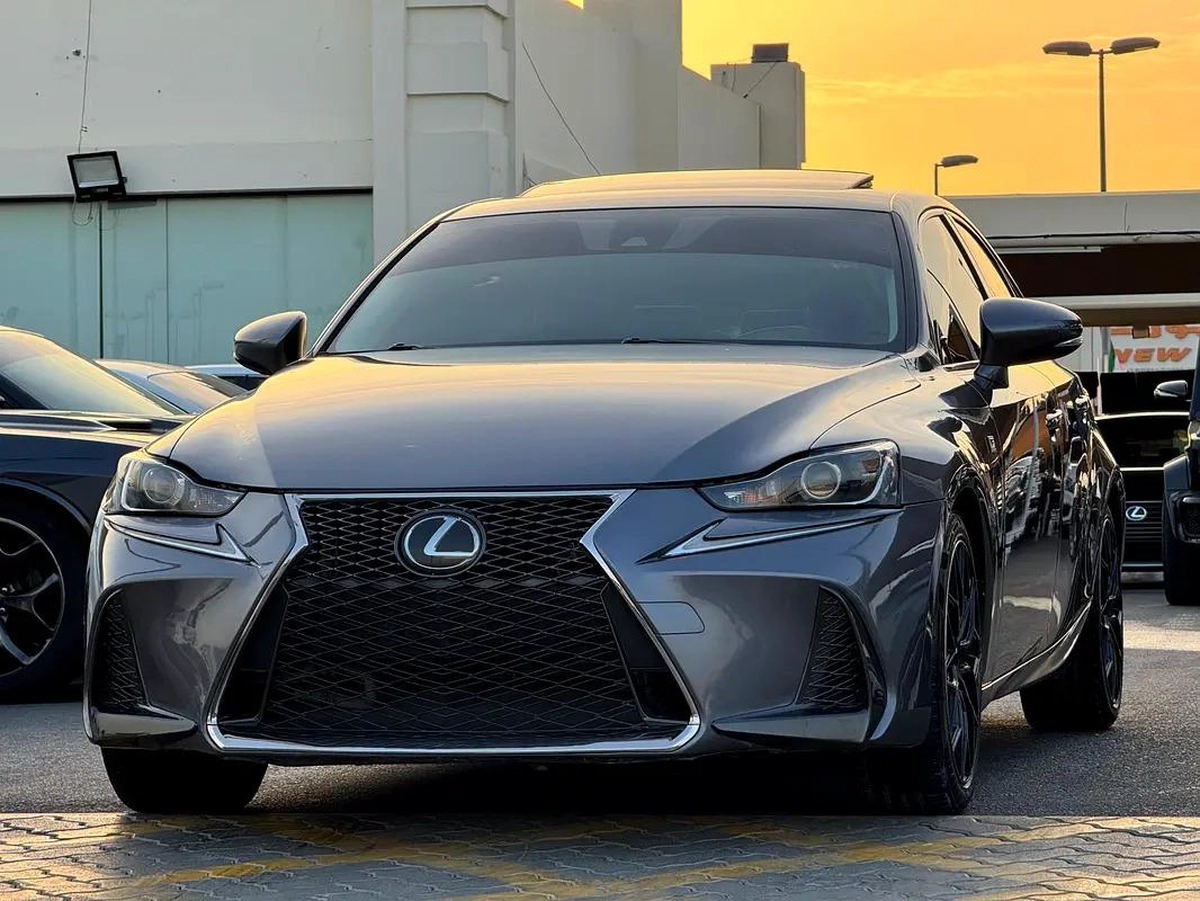 لكزس IS300 V4 2.0L موديل 2019 وارد فل اوبشن بحاله ممتازه-17-17